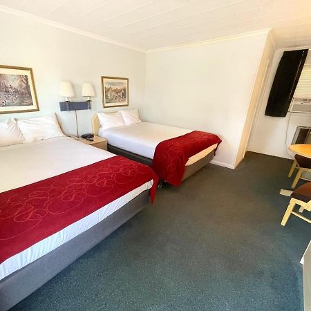 Turf And Spa Motel Saratoga Springs Ngoại thất bức ảnh