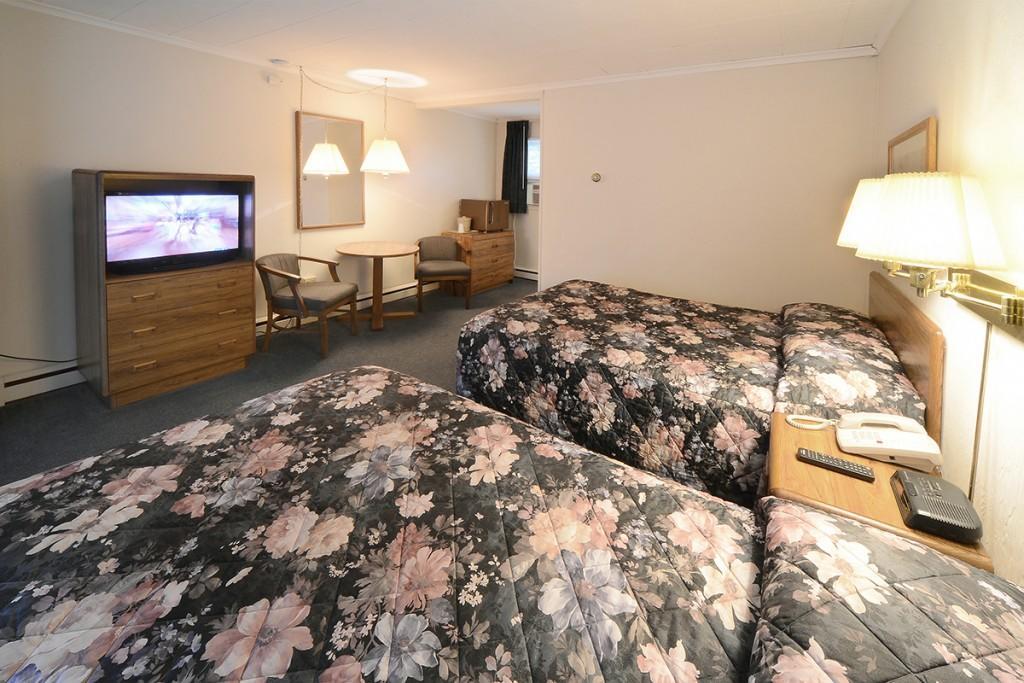 Turf And Spa Motel Saratoga Springs Ngoại thất bức ảnh